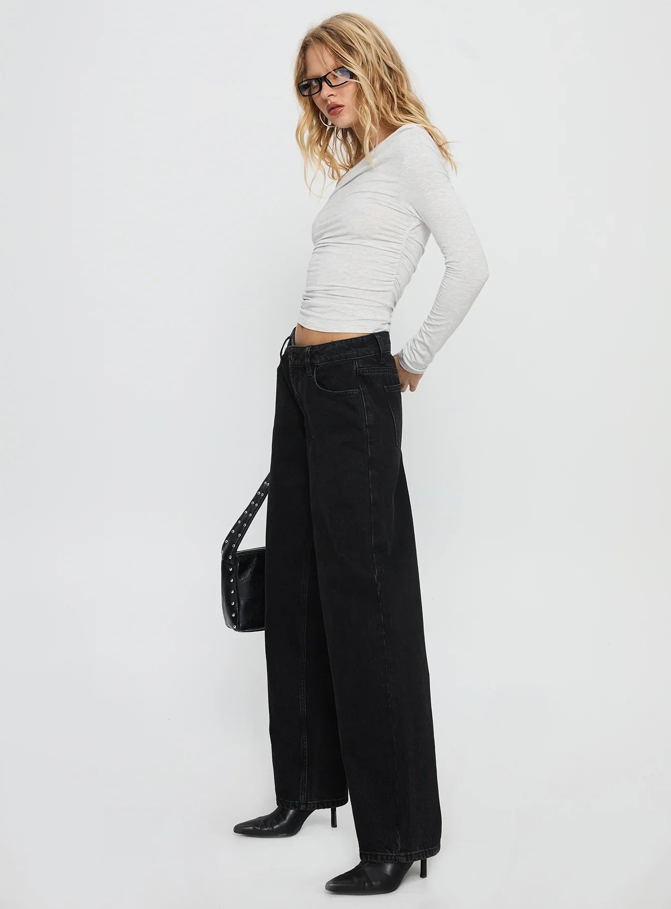 Ellanor Low Rise Straight Leg Jean Washed Black