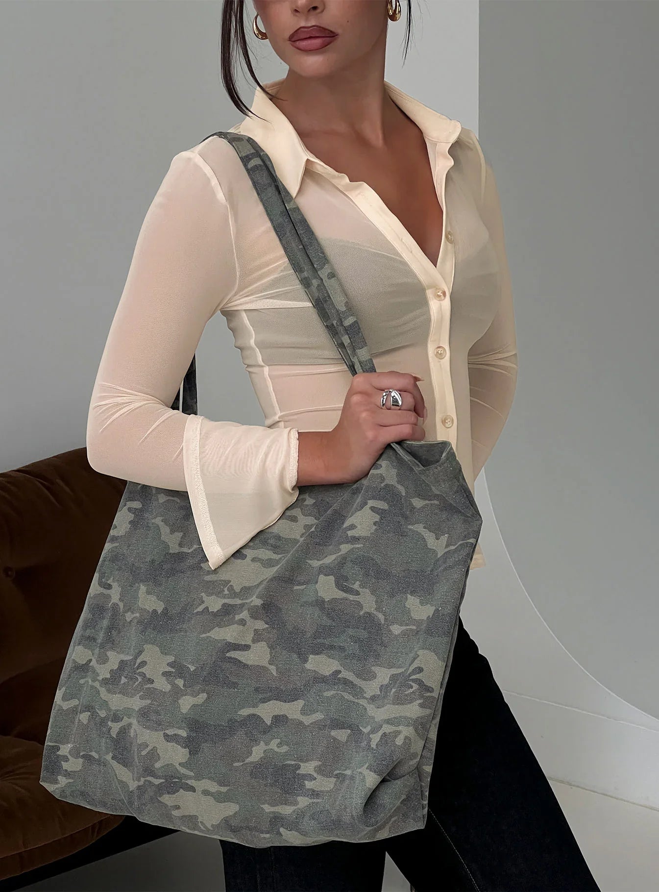 Smolder Tote Bag Camo
