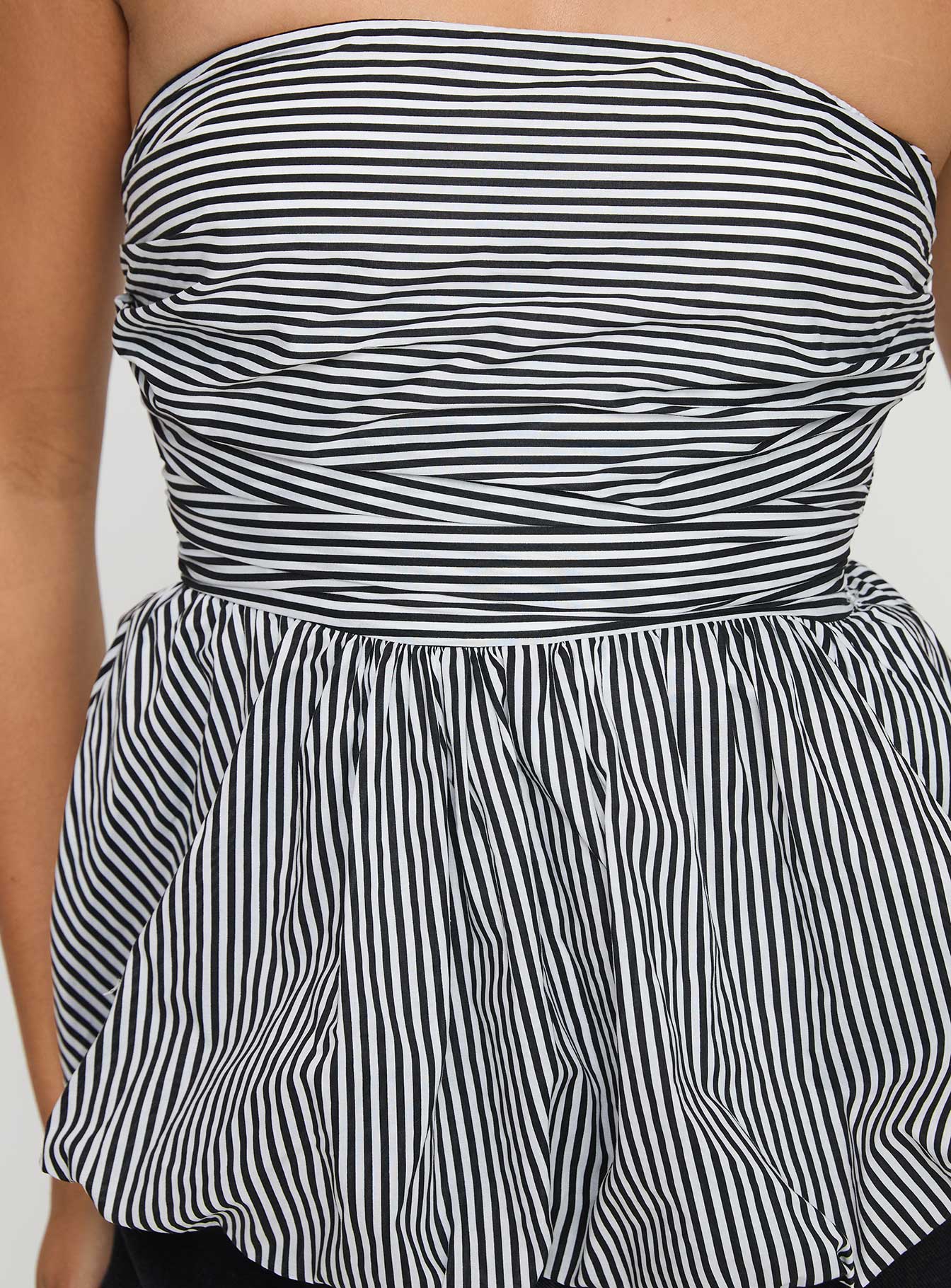 Selenea Bubble Hem Top Black White