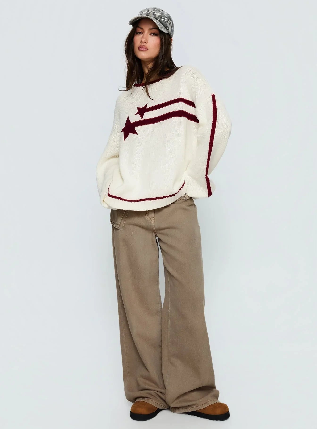 Star Track Graphic Jumper Cream Red