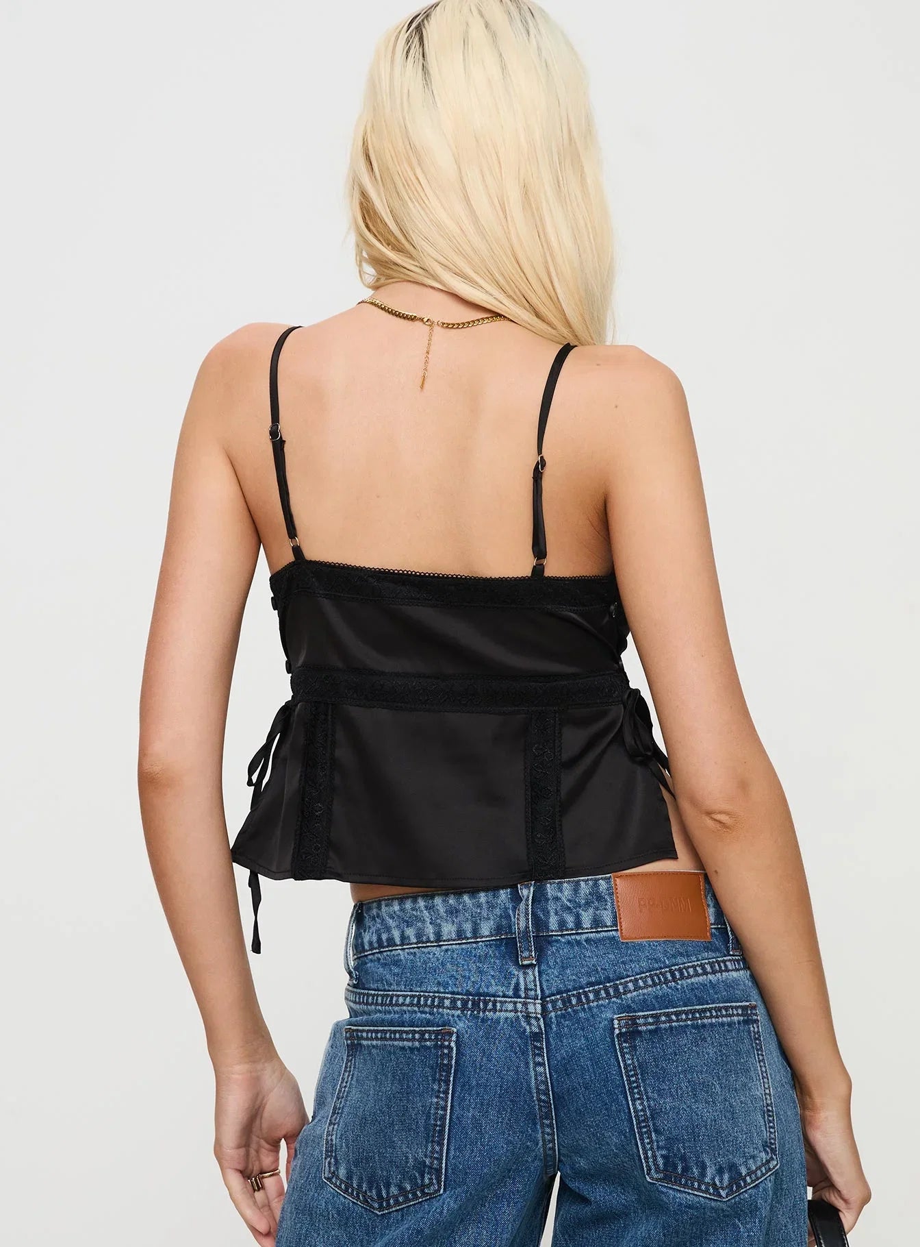 Isolind Top Black