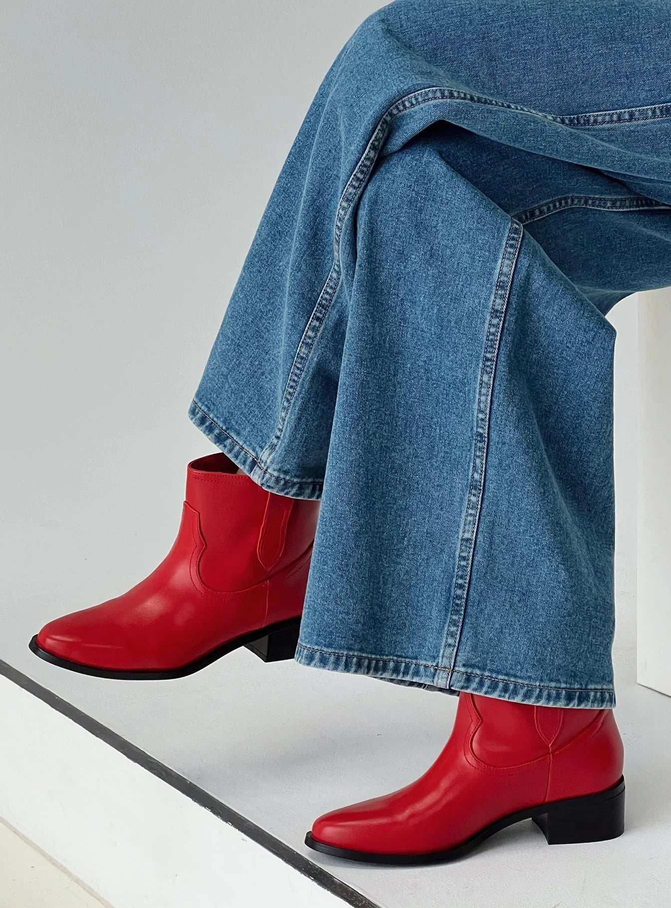 Lunas Boots Red