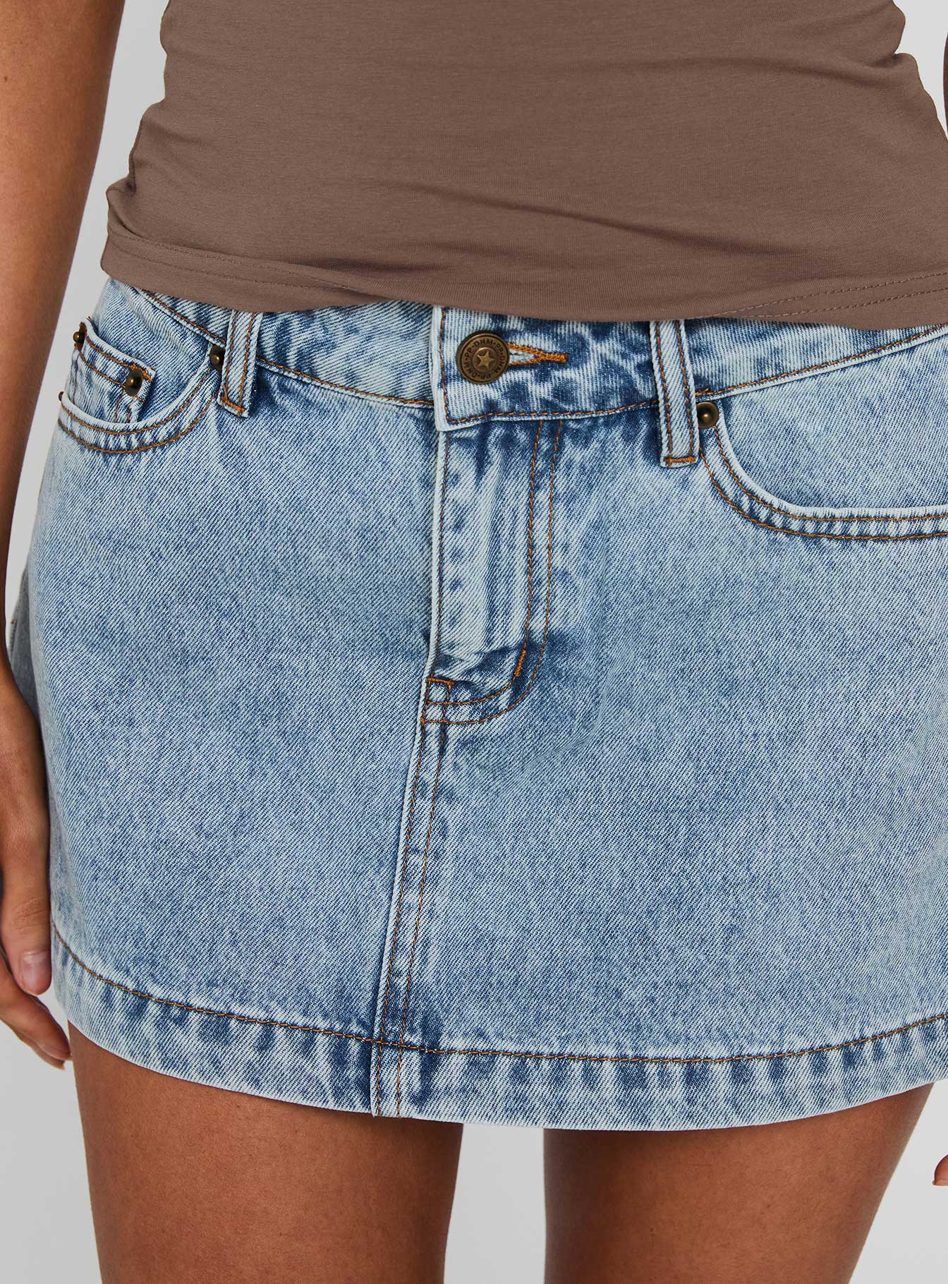 Nicolina Low Rise Denim Mini Skirt Ice Blue Wash Tall