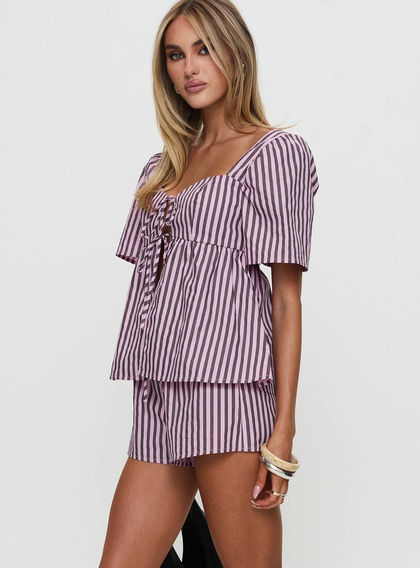 Two Young Hearts Tie Up Set Pink / Brown Stripe