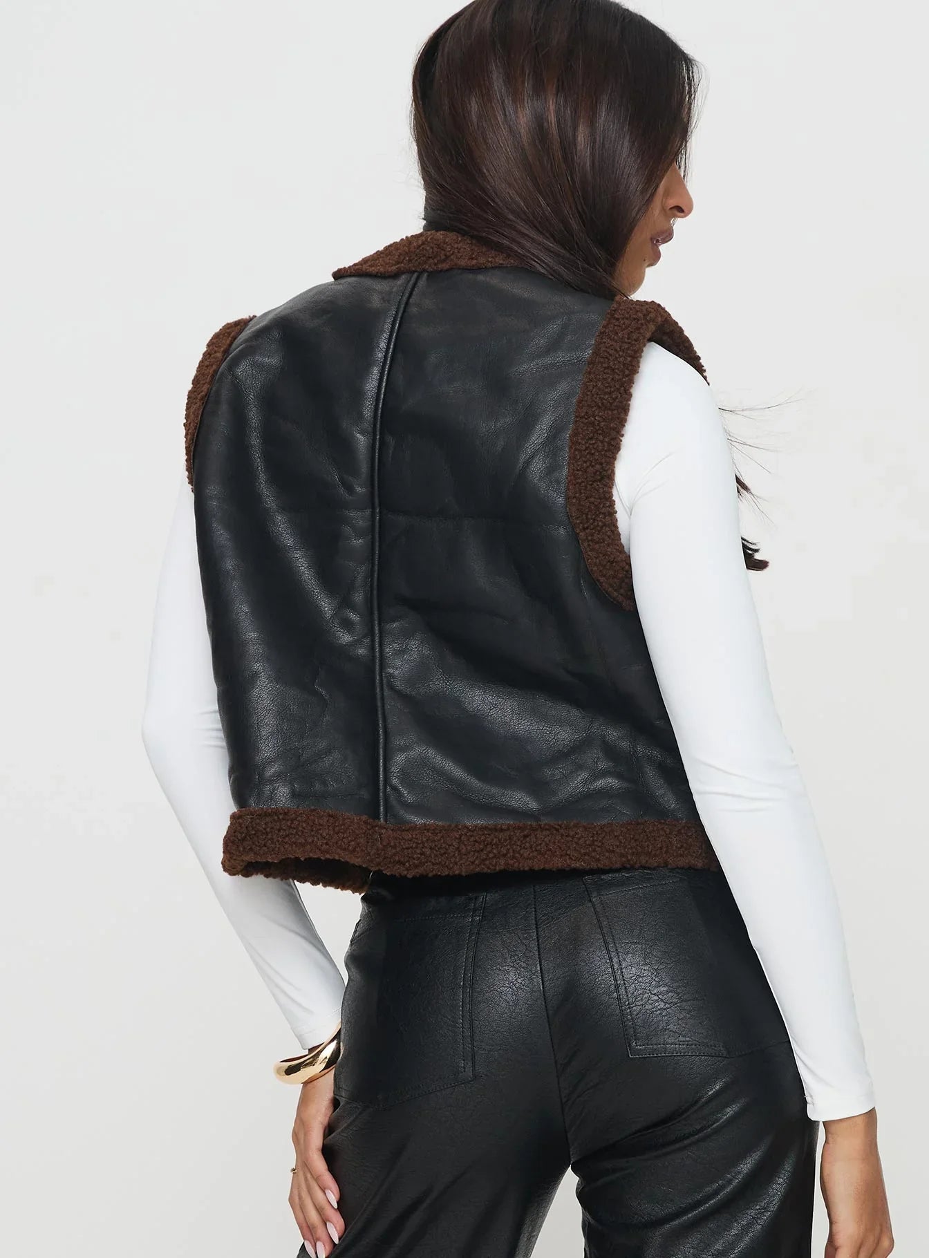Henson Vest Black