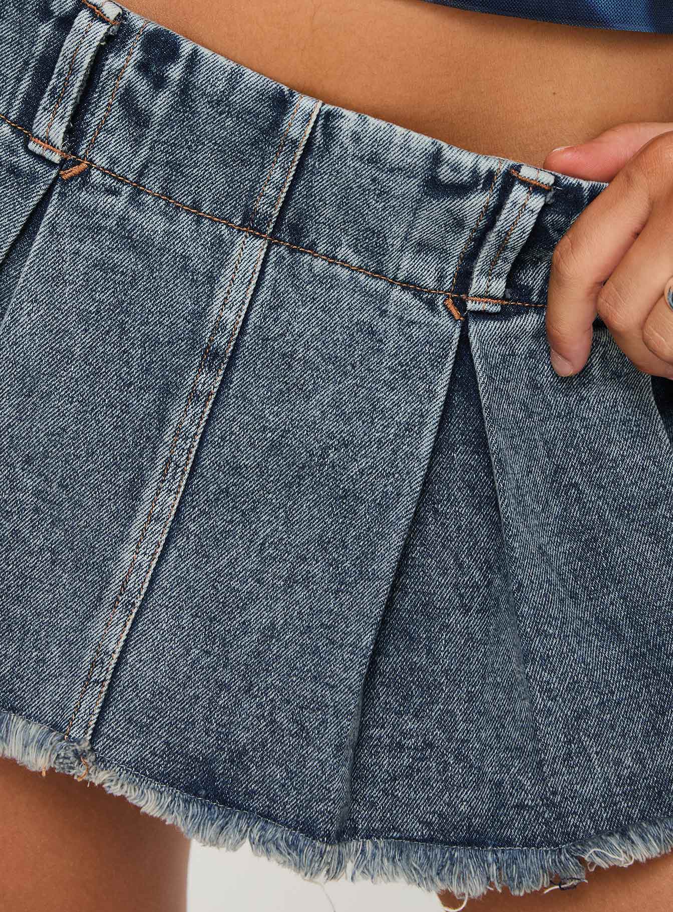 Allure 90s Mini Skort Faded Denim