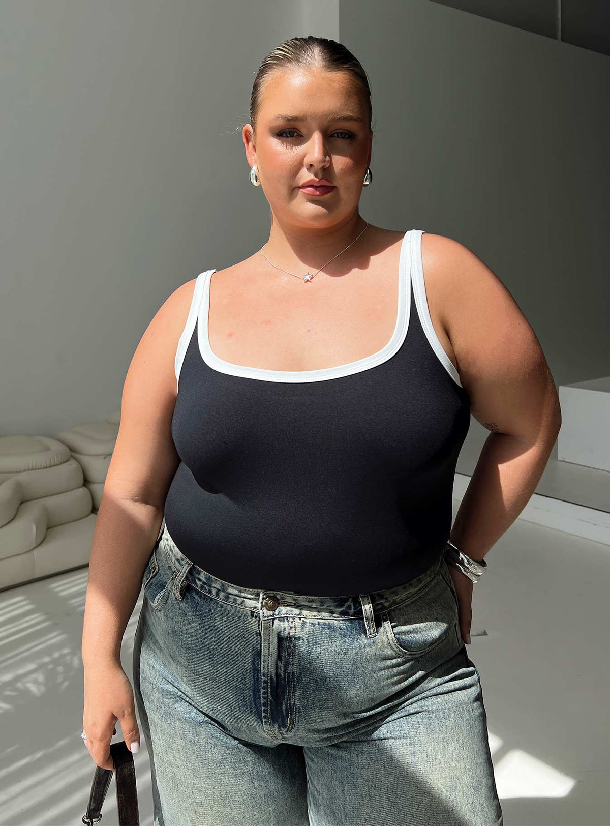Astrea Bodysuit Black White Curve